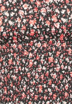 ONLY Petite ONLPELLA SMOCK - Print T-shirt - Black Rose Ditsy -ONLY Petite store bfa8e0e2632e46328429896dc0ef7782