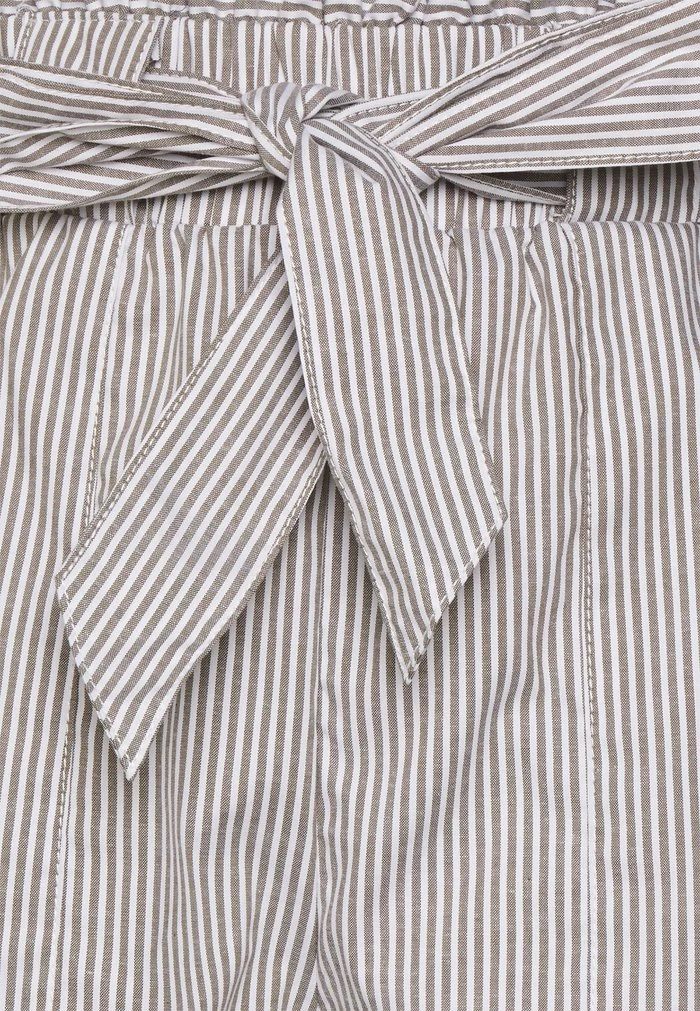 ONLY Petite SMILLA STRIPE BELT - Shorts - Kalamata/white 5 ONLY Petite SMILLA STRIPE BELT - Shorts - Kalamata/white - Image 3