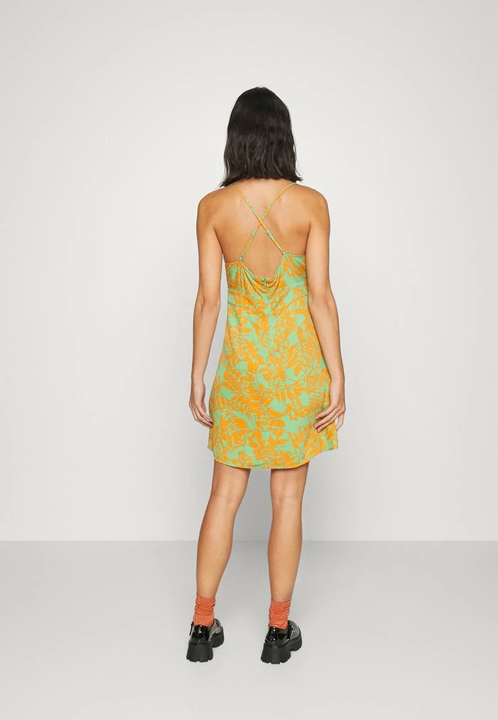 ONLY Petite ONLALMA LIFE VIS VIVI DRESS - Day Dress - Vibrant Green 5 ONLY Petite ONLALMA LIFE VIS VIVI DRESS - Day Dress - Vibrant Green - Image 3