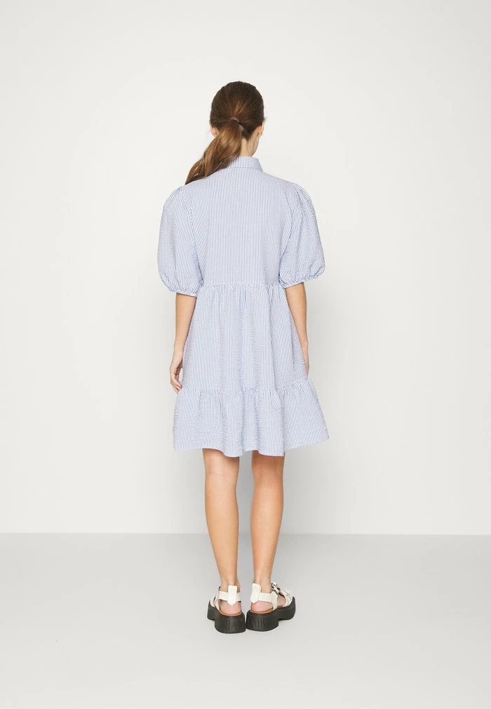 ONLY Petite ONLCASSIE LAYERED BUTTON DRESS - Day Dress - Cloud Dancer/medium Denim Blue 5 ONLY Petite ONLCASSIE LAYERED BUTTON DRESS - Day Dress - Cloud Dancer/medium Denim Blue - Image 3