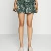 ONLY Petite ONLNOVA LUX JASMIN SKIRT - Mini Skirt - Balsam Green/white 2 ONLY Petite ONLNOVA LUX JASMIN SKIRT - Mini Skirt - Balsam Green/white -ONLY Petite store c21bca8e1ec44d62aaf4ffb1cce2844e