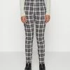 ONLY Petite ONLMEGHAN LIFE CHECK - Trousers - Oatmeal/black -ONLY Petite store c78a2ae1653048b18cf73428a1fc9d86