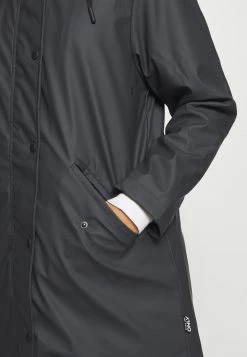 ONLY Petite ONLSALLY RAINCOAT - Waterproof Jacket - Night Sky/white -ONLY Petite store c88b68df1b9242e78ab7bd333335c7cb