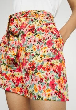 ONLY Petite ONLFREDERIKKE BELT - Shorts - Cloud Dancer/pink -ONLY Petite store ce91b37bf9b14b128b146f6e6b1ccc0b