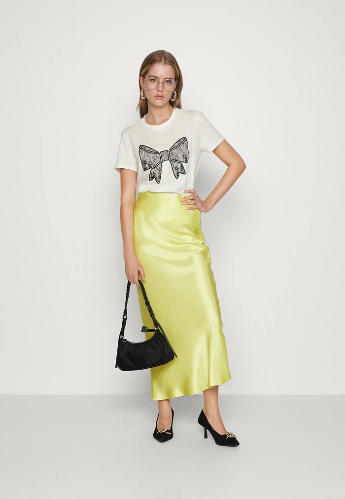 ONLY Petite ONLTRILLE TOP - Basic T-shirt - Cloud Dancer 4 ONLY Petite ONLTRILLE TOP - Basic T-shirt - Cloud Dancer - Image 2