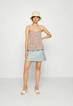 ONLY Petite ONLPELLA SMOCK V-NECK - Top - Cloud Dancer -ONLY Petite store d241bf5591b648f5916f5a5817cf0098