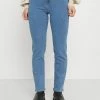 ONLY Petite ONLRAIN LIFE - Slim Fit Jeans - Light Blue Denim -ONLY Petite store d2d0cae4bef2431bb1a523bacdec3022