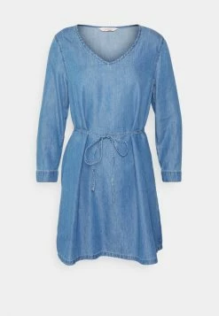 ONLY Petite ONLBEA V NECK TUNIC - Day Dress - Medium Blue Denim -ONLY Petite store d4bd4e1fab5c405983dc95673fa26f97