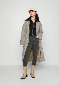 ONLY Petite ONLPAOLA LIFE - Jeans Skinny Fit - Black Denim -ONLY Petite store d60d5774927f4e1e985743f55d85f9d1