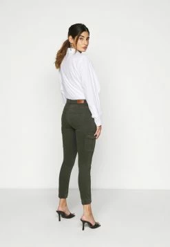 ONLY Petite ONLMISSOURI LIFE - Cargo Trousers - Rosin 10 ONLY Petite ONLMISSOURI LIFE - Cargo Trousers - Rosin -ONLY Petite store d759003ca56a417187f56056ff618583