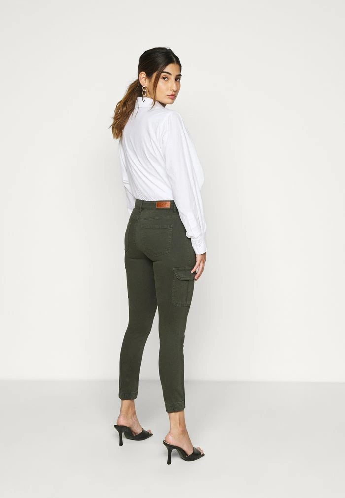 ONLY Petite ONLMISSOURI LIFE - Cargo Trousers - Rosin 5 ONLY Petite ONLMISSOURI LIFE - Cargo Trousers - Rosin - Image 3