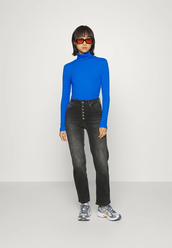ONLY Petite ONLEVELINA - Straight Leg Jeans - Black Denim 4 ONLY Petite ONLEVELINA - Straight Leg Jeans - Black Denim - Image 2