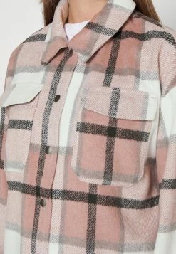 ONLY Petite ONLMACI CHECK SHACKET - Short Coat - Cloud Dancer/black/woodrose -ONLY Petite store e07dac585e774b58968a05697a433ecb
