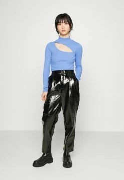 ONLY Petite ONLBAILEY GLAZED CARROT PANTS - Trousers - Black -ONLY Petite store e0b9514442de46b99e9f1c1b302cf7f9