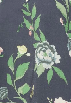 ONLY Petite ONLNOVA LUX KEYHOLE - Top - Ombre Blue -ONLY Petite store e0f05d22660e4f16aa3c42c68242db4f