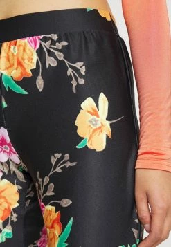 ONLY Petite ONLKIKI FLARED PANT - Trousers - Black -ONLY Petite store e2d22d701eda4d7eacc76ce016f191b2