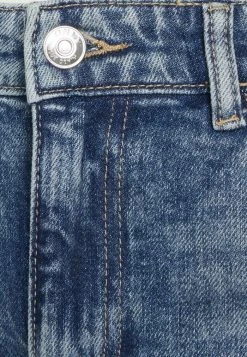 ONLY Petite ONLLUCCA LIFE - Straight Leg Jeans - Medium Blue Denim -ONLY Petite store e45a04945a234f35a94e47e5a113b0e3