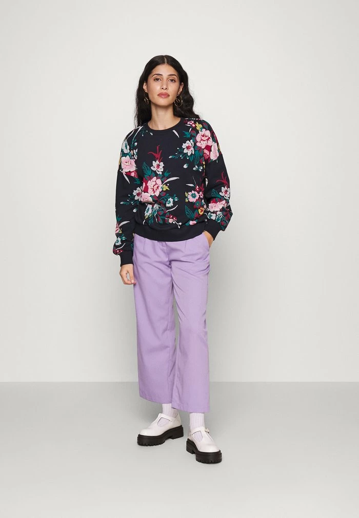 ONLY Petite ONLWANTED - Sweatshirt - Night Sky 4 ONLY Petite ONLWANTED - Sweatshirt - Night Sky - Image 2