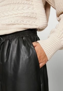 ONLY Petite ONLSOFIA FAUXLEATHER PANT - Trousers - Black -ONLY Petite store e90f7b775c474d70b8521be53037fd86