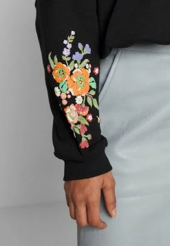 ONLY Petite ONLJULLE O NECK - Sweatshirt - Black -ONLY Petite store eb62b1249fe34e1b85b5cfed48d1b3d6