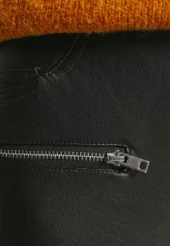 ONLY Petite ONLNANNA PANT - Trousers - Black -ONLY Petite store ec27326a2b48432d924ef255320db9e3