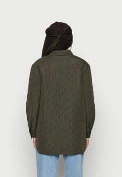 ONLY Petite ONLNAYRA QUILT SHACKET - Light Jacket - Forest Night -ONLY Petite store ed5d5bf3b4c64c81b2489be0ce0fdb15