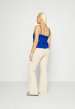 ONLY Petite ONLBELLA SLIP - Top - Surf The Web 10 ONLY Petite ONLBELLA SLIP - Top - Surf The Web -ONLY Petite store ee6130c8dbe047d2968719712f05bb46
