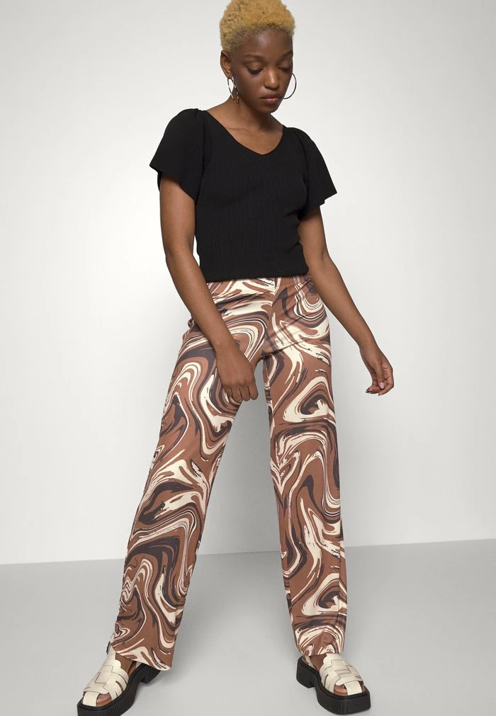 ONLY Petite ONLLUCCA WIDE PANT - Trousers - Shopping Bag 6 ONLY Petite ONLLUCCA WIDE PANT - Trousers - Shopping Bag - Image 4