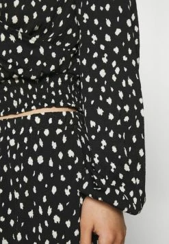 ONLY Petite ONLPELLA WRAP SMOCK - Long Sleeved Top - Black -ONLY Petite store f15e42de51344f989e1eac80fc08f849