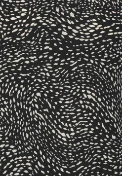 ONLY Petite ONLVIC - Print T-shirt - Black -ONLY Petite store f26991749b16485288aabfaac0d574b8