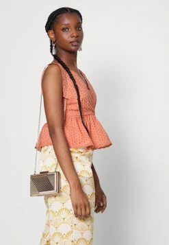 ONLY Petite ONLMEGA STRAP TOP - Blouse - Desert Sand 11 ONLY Petite ONLMEGA STRAP TOP - Blouse - Desert Sand -ONLY Petite store f572b0fbfd064be78e0bd6a03674c74f