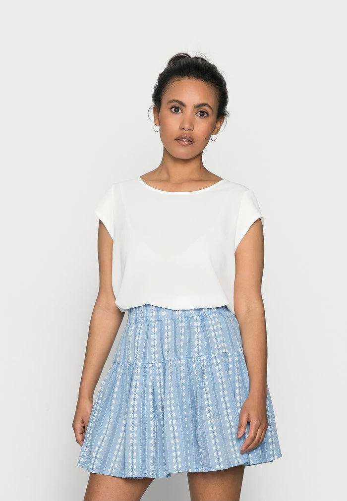 ONLY Petite ONLVIC SOLID - Basic T-shirt - Cloud Dancer 3 ONLY Petite ONLVIC SOLID - Basic T-shirt - Cloud Dancer