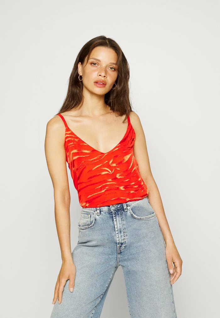 ONLY Petite ONLBELLA SLIP - Top - Red Alert 3 ONLY Petite ONLBELLA SLIP - Top - Red Alert