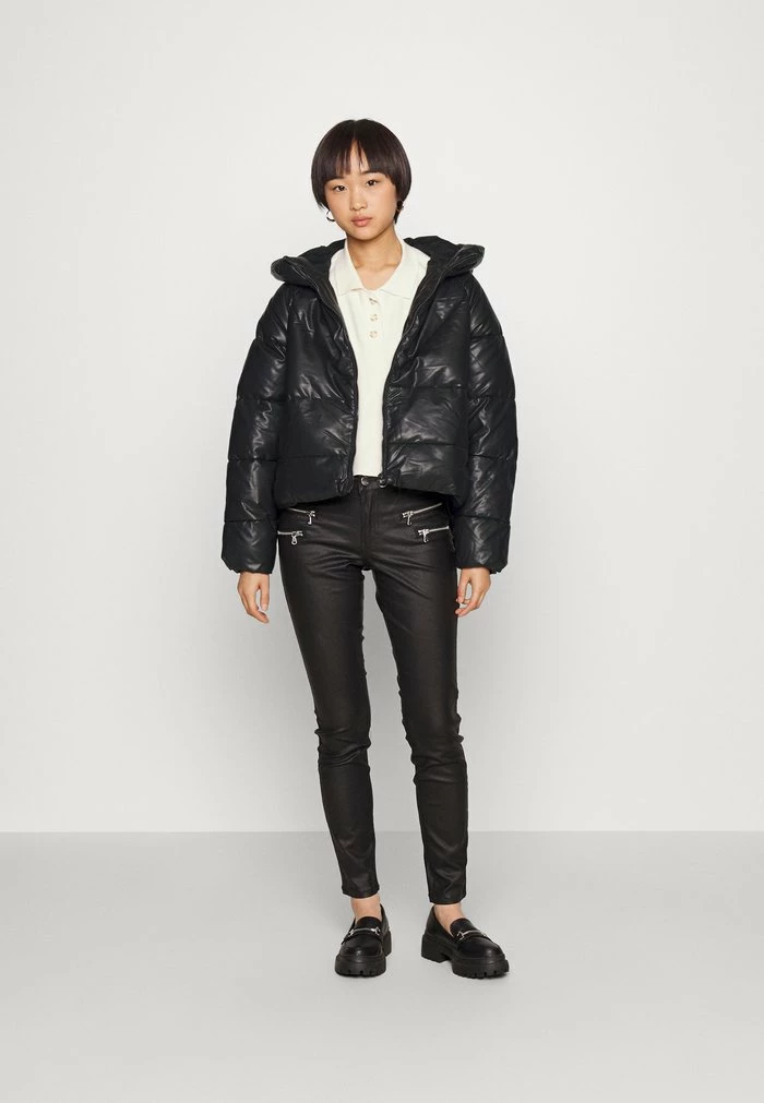 ONLY Petite ONLANJA PUFFER - Winter Jacket - Black 4 ONLY Petite ONLANJA PUFFER - Winter Jacket - Black - Image 2