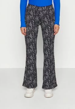 ONLY Petite ONLLUA FLARED PANT - Trousers - Black