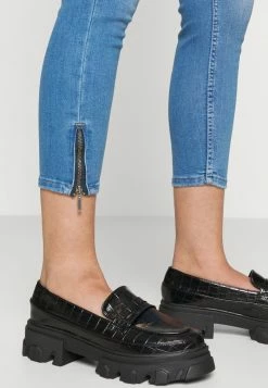 ONLY Petite ONLBLUSH - Jeans Skinny Fit - Light Medium Blue Denim -ONLY Petite store f9e0cb4cc7854ed391e9255c4ad1febe