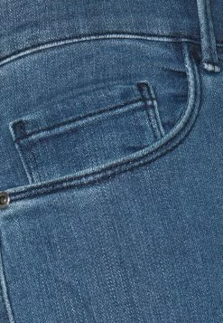 ONLY Petite ONLRAIN SKKNICKERS - Jeans Skinny Fit - Medium Blue Denim -ONLY Petite store fb7299040bb8488ea36f031c908af2e8