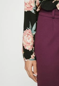 ONLY Petite ONLMARY V NECK - Blouse - Black -ONLY Petite store fcd20783ea2e4ebab21a09d36703f0b9